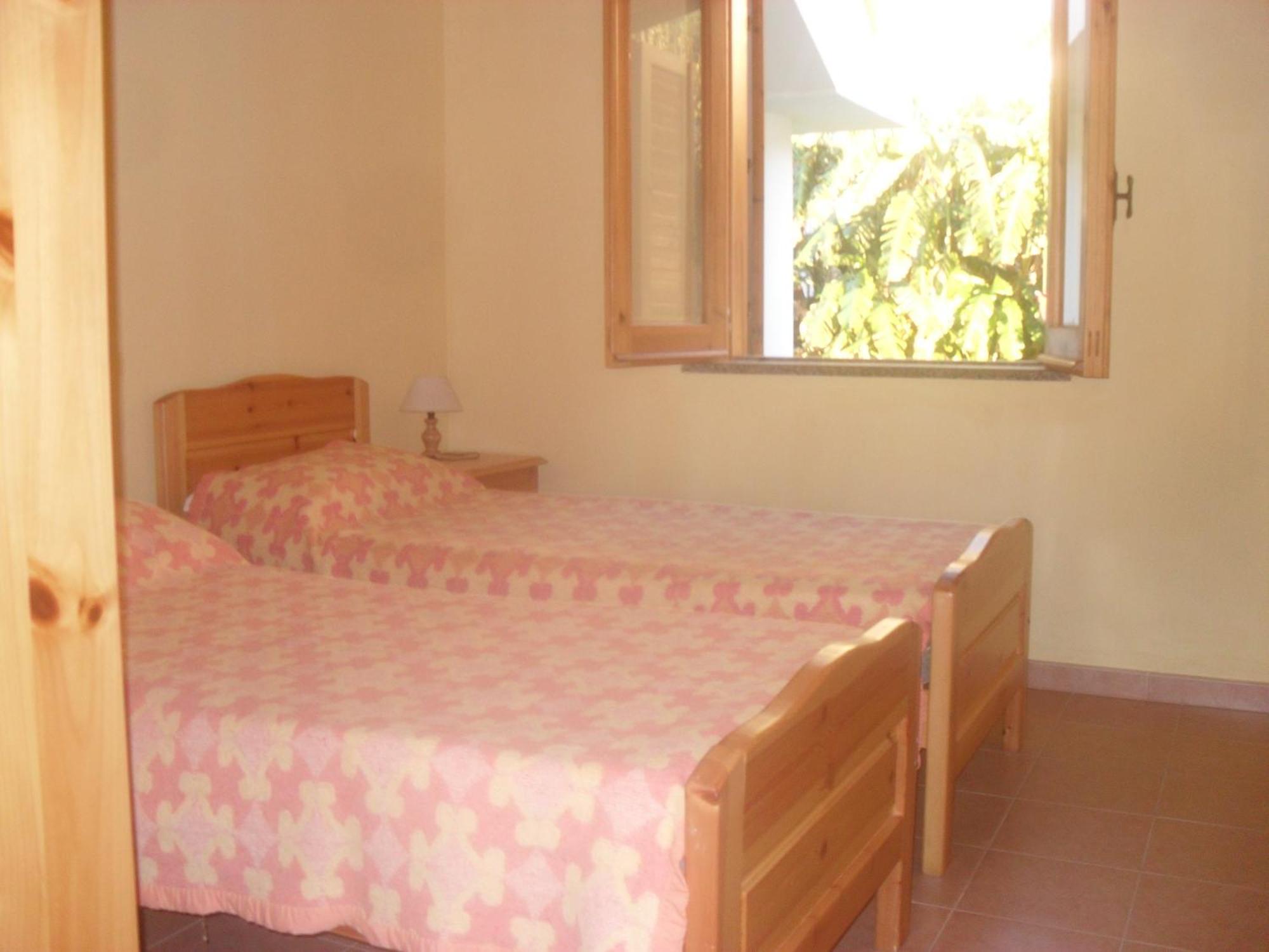 Villaggio Camping La Scogliera Рикаді Номер фото