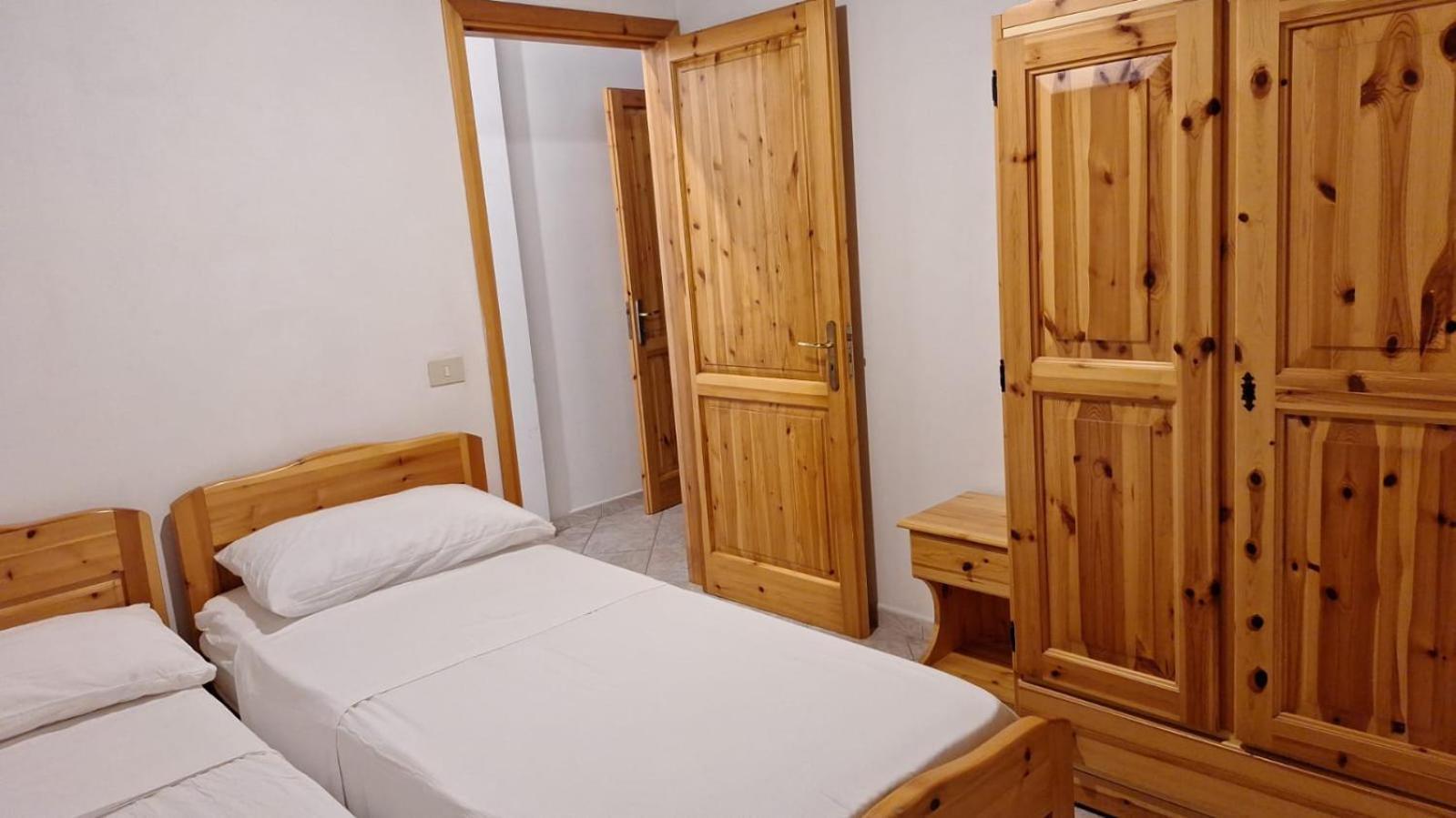 Villaggio Camping La Scogliera Рикаді Екстер'єр фото