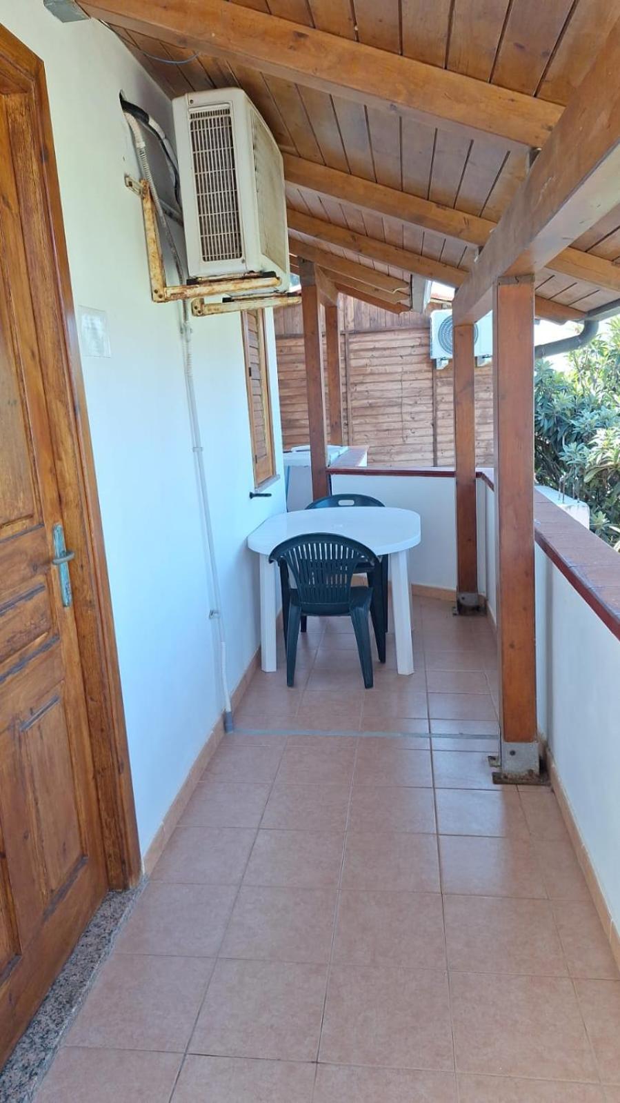 Villaggio Camping La Scogliera Рикаді Екстер'єр фото